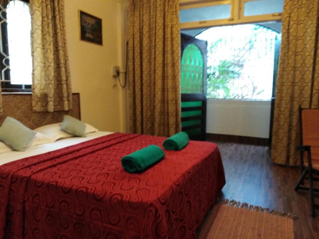 Hotel Bonanza Baga Bagian luar foto