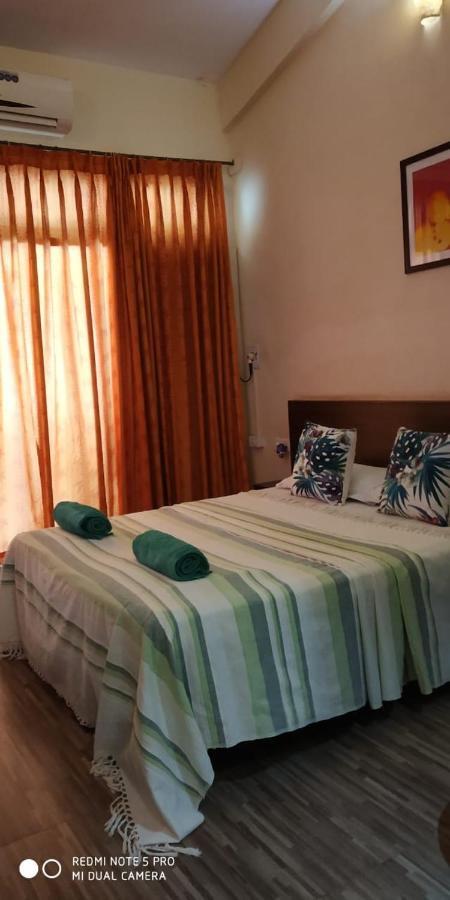 Hotel Bonanza Baga Bagian luar foto