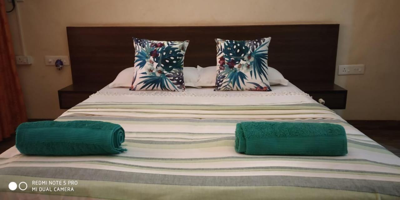 Hotel Bonanza Baga Bagian luar foto