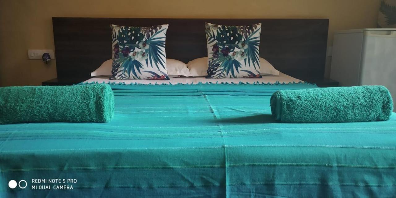 Hotel Bonanza Baga Bagian luar foto